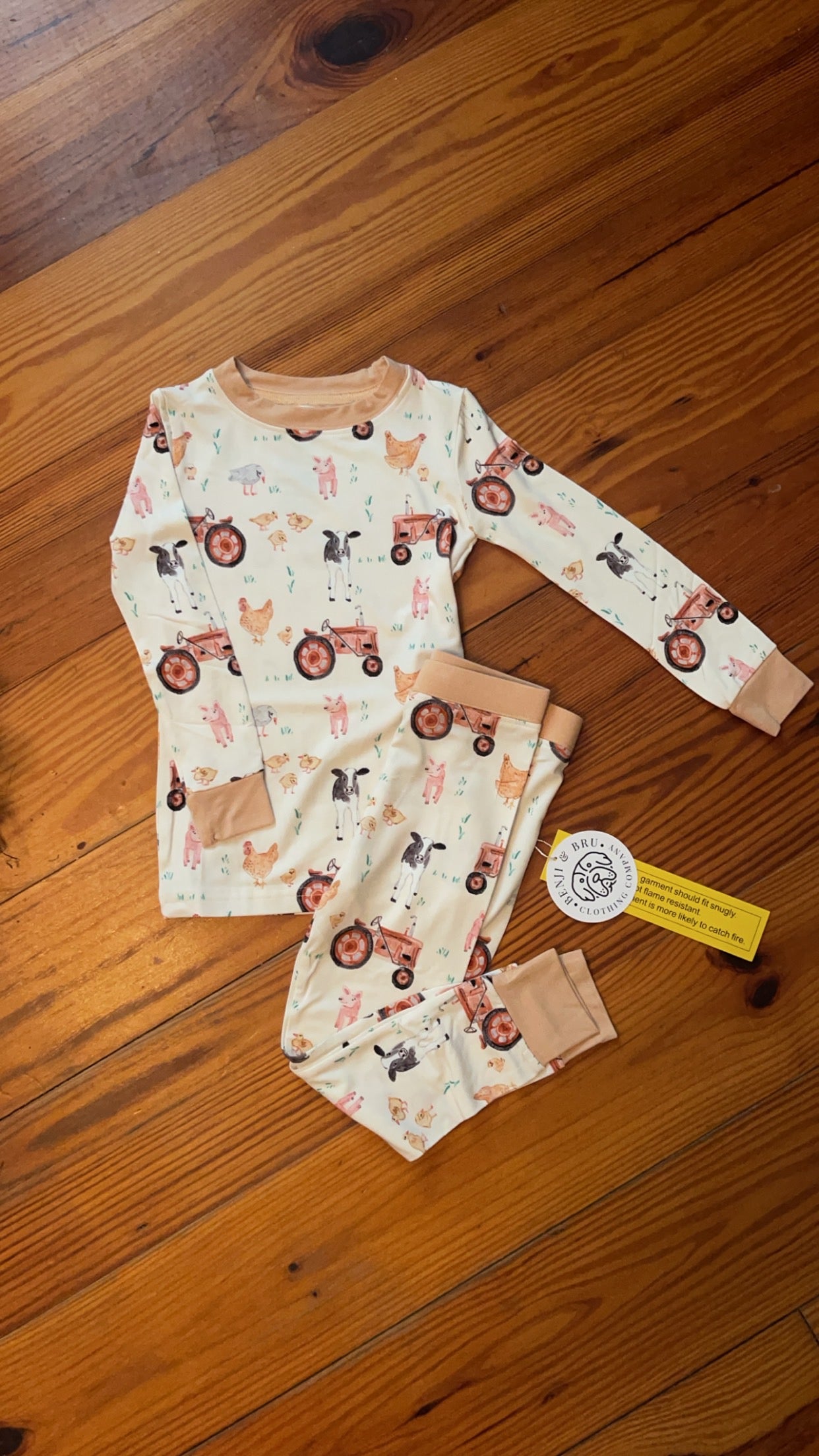 On the farm Two- Piece Set